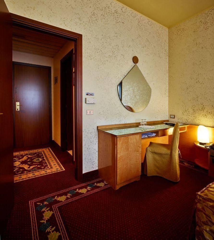 Hotel Castello Artemide Congressi 4*